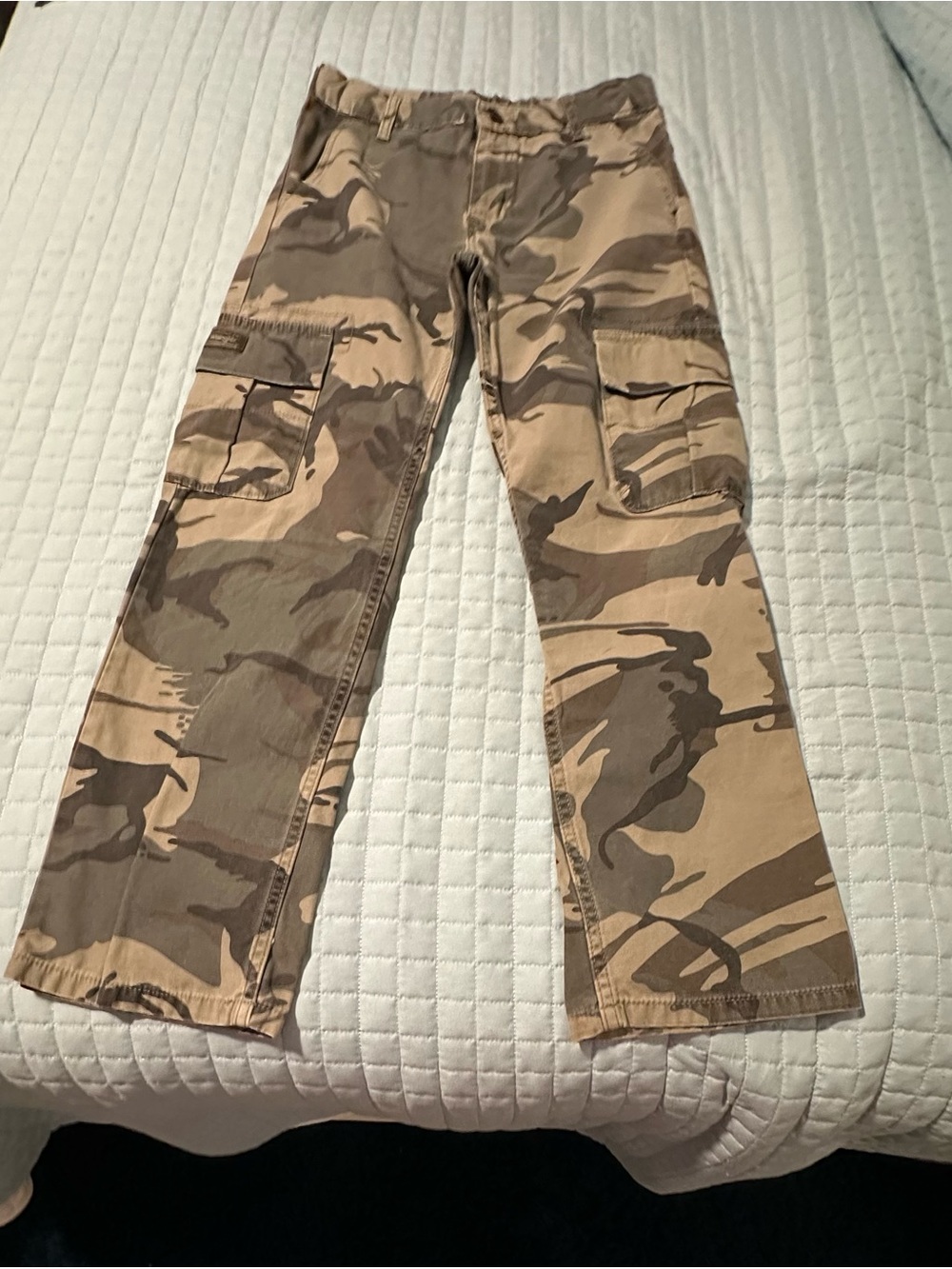Boys Wrangler Camo Cargo Pants, Adjustable Waist Size 12 Regular.